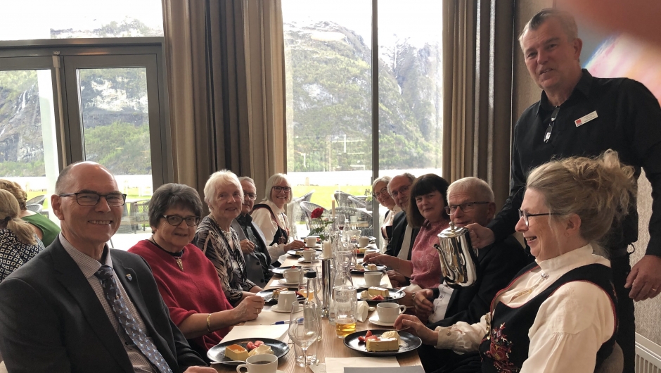 Klar for karamellpuddingen! Klar for karamellpuddingen!