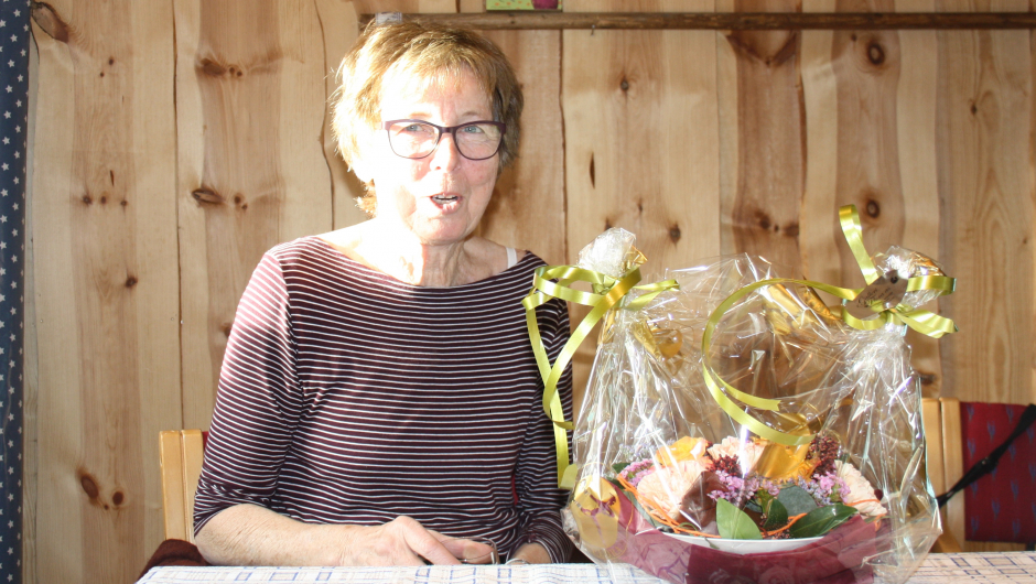 Toril Lyngvær, Tok pause som skrivar, noko ho har gjort i fire år. Fekk ei blomehelsing frå styret.