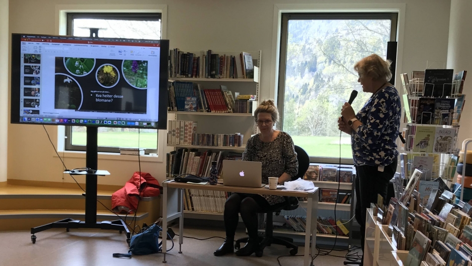 Solveig takkar Eva Hilde for innsatsen som kviss-leiar. Solveig takkar Eva Hilde for innsatsen som kviss-leiar.