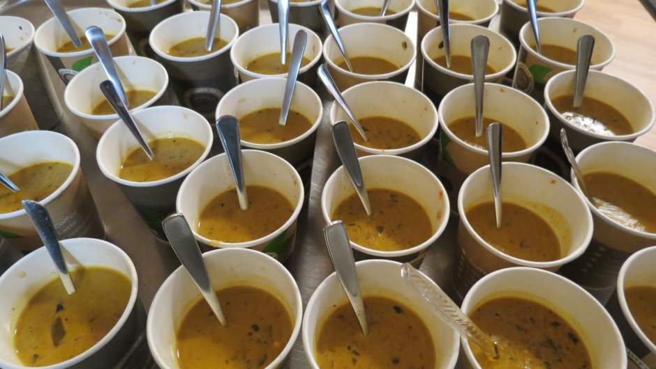 Deilig suppe av elgkraft og grønnsaker