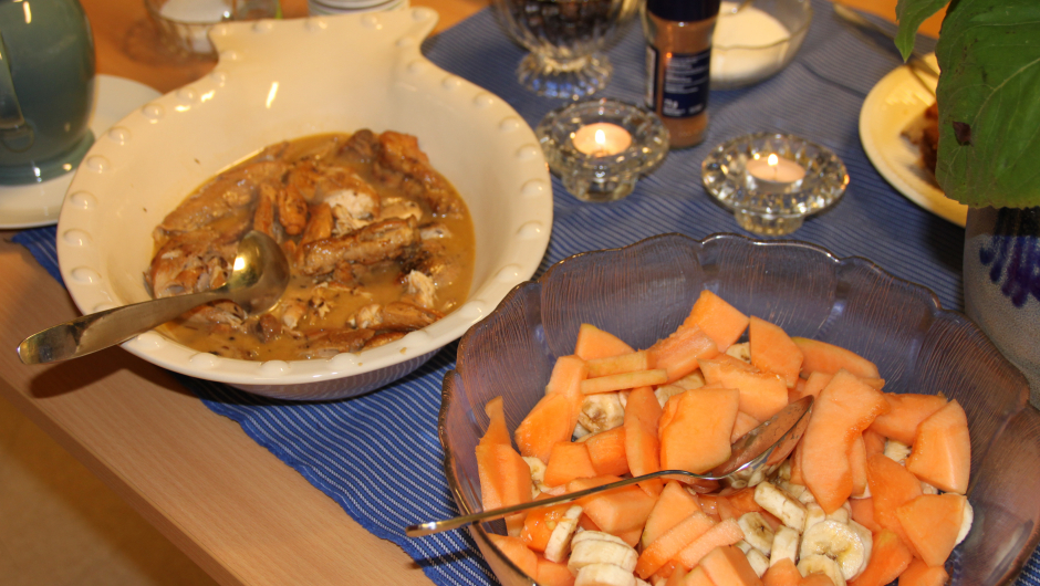 Hammerkylling med karve og salat av kantalopemelon og banan Hammerkylling med karve og salat av kantalopemelon og banan