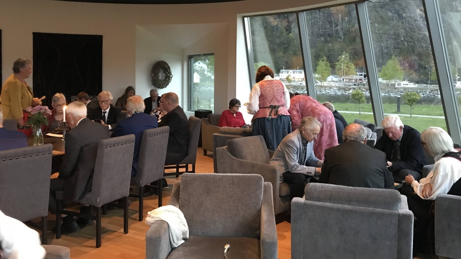 Åresal og prat. Åresal og prat.