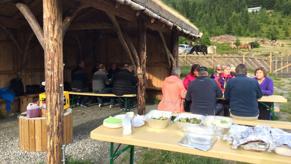 Nam - nam! Nam - nam!