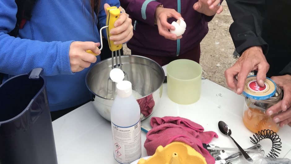 Trollkremen lages Trollkremen lages