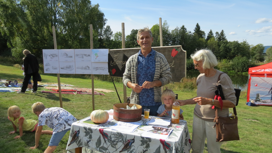 Bakke Gård. Jarle Kjepso med Økogrenda Kongseplerød og Løkfabrikken
