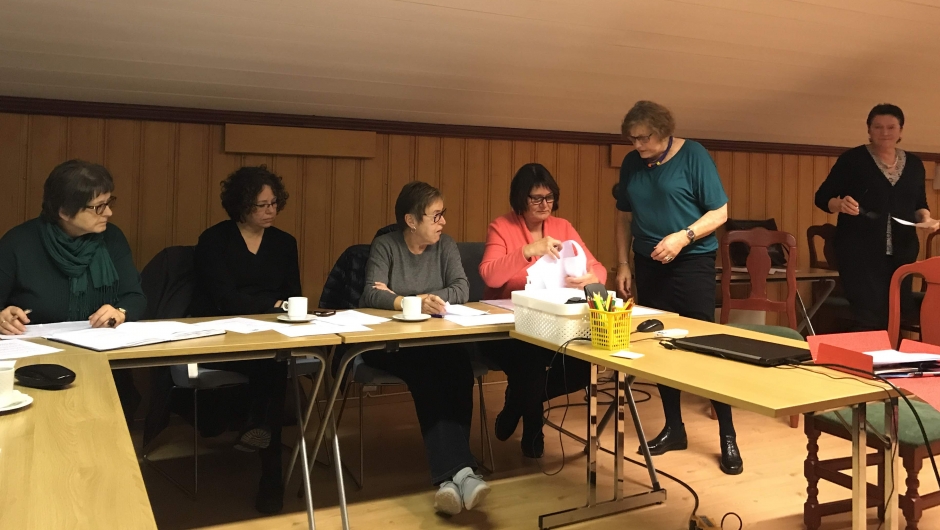 Her er vi samla på Loftsstova på Muritunet. Her er vi samla på Loftsstova på Muritunet.