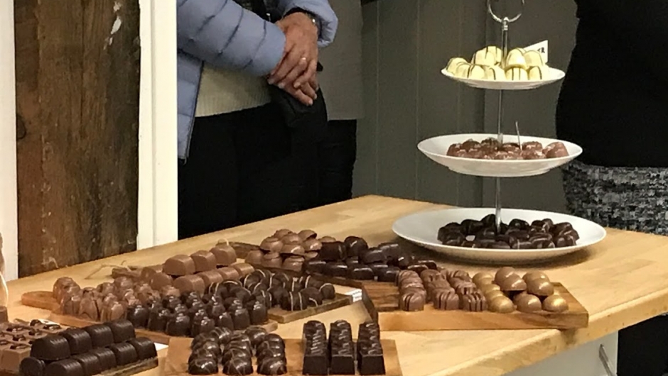 Her er alt vi kunne velge å smake på! - Stakkars magane våre! Her er alt vi kunne velge å smake på! - Stakkars magane våre!