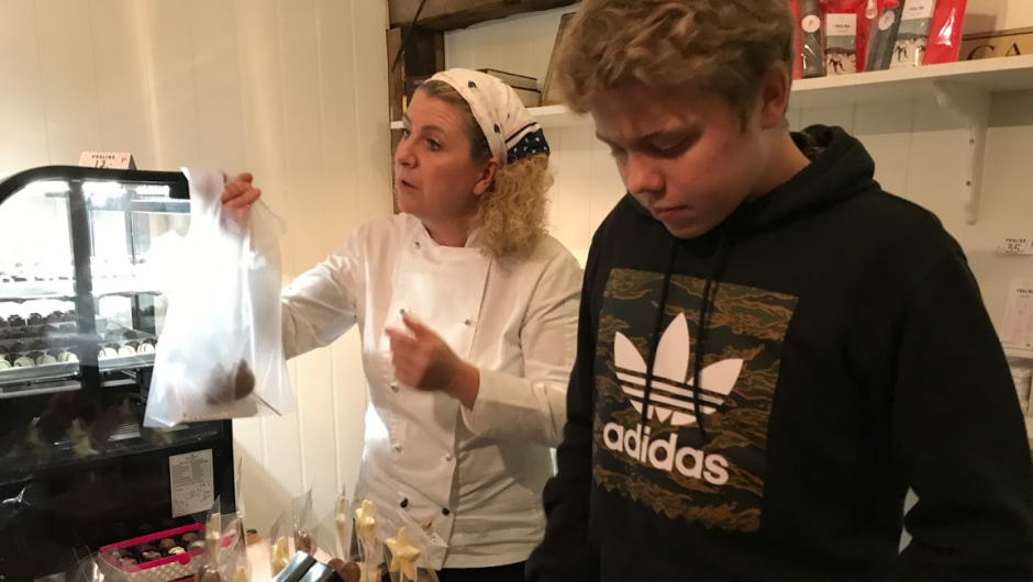 Handelen går livleg! Handelen går livleg!