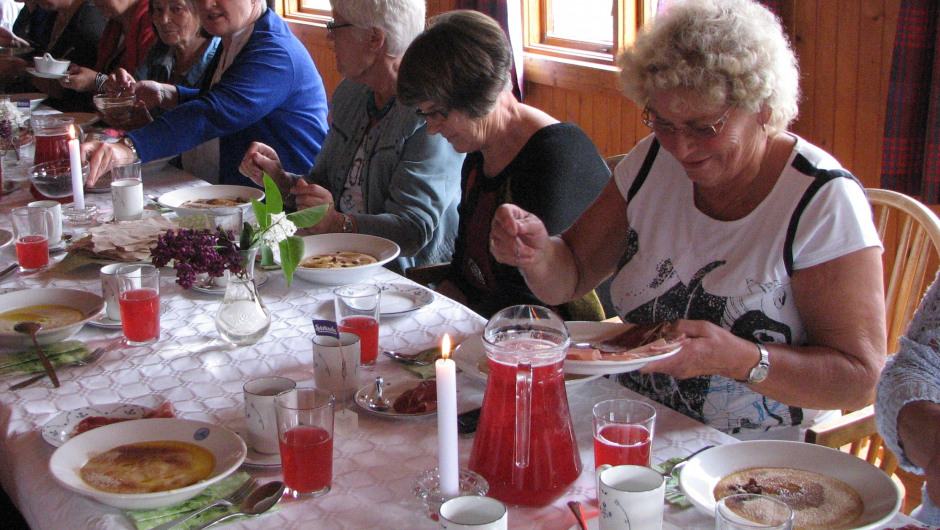 Godt med rømmegraut og spekemat. Godt med rømmegraut og spekemat.
