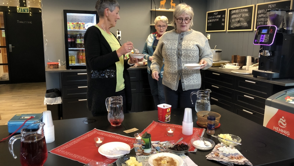 Ingrid Kristine Træet, Vigdis Aarre Olsen og Solveig Thomassen.