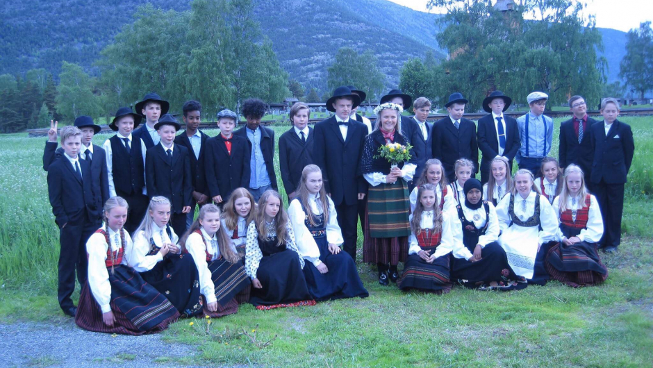 Heile klassa samla ! Heile klassa samla !