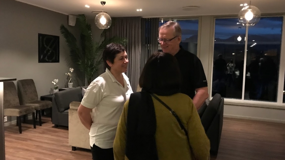 Koselege sofagrupper ser vi og i lokalet. Koselege sofagrupper ser vi og i lokalet.