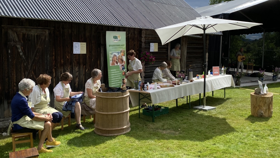 Salgsbordet er klart Salgsbordet er klart