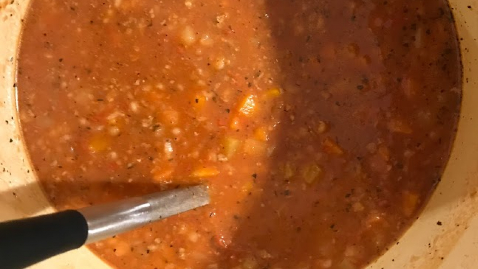 Mette serverte god byggrynssuppe. Mette serverte god byggrynssuppe.