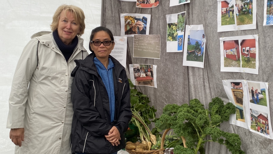 Magnhild og Marife - Kvinner UT- dyrking i pallekarm Magnhild og Marife - Kvinner UT- dyrking i pallekarm