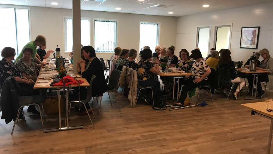 Vi var ca 40,- mange gjestar frå bygdekvinnelaga i Sunnylven, Stranda, Ørskog og Tresfjord. Vi var ca 40,- mange gjestar frå bygdekvinnelaga i Sunnylven, Stranda, Ørskog og Tresfjord.