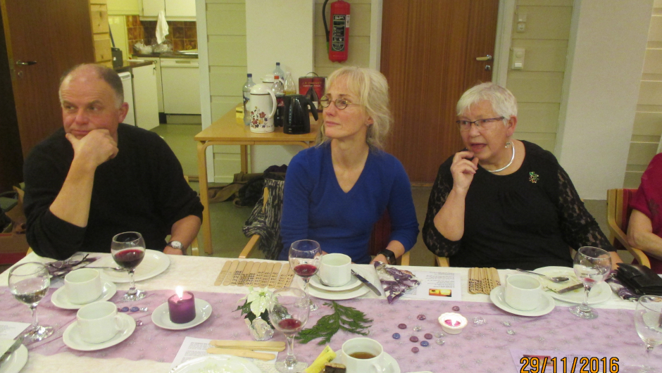 Ole og Torunn Døvik + vertinne Karin Haughem.