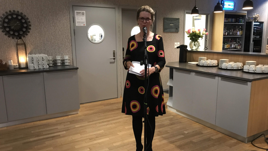 Eva Hilde Lingaas var morosam kåsør, fekk til og med selt nokre bøker ! Eva Hilde Lingaas var morosam kåsør, fekk til og med selt nokre bøker !