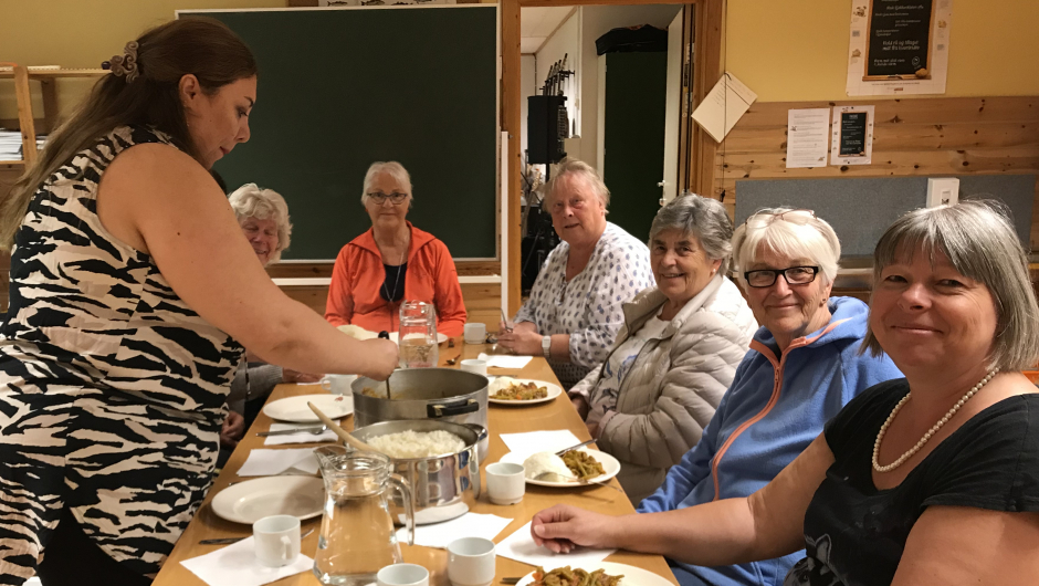 Sawsan serverer Sawsan serverer