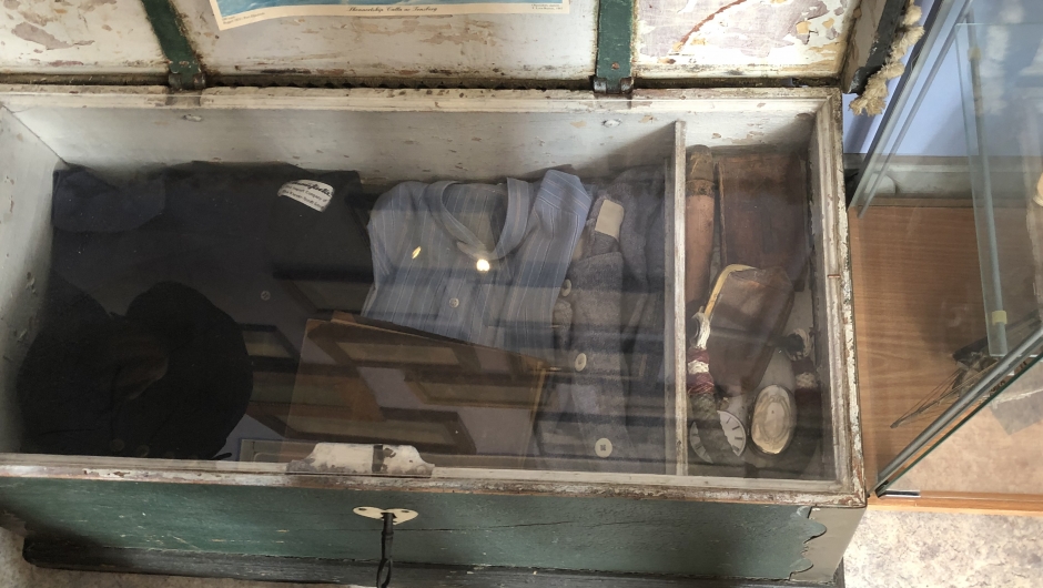 Bilder frå Skudesnes Historielag og museum ..Sjømannskiste,pakka og klar for ei lang reis