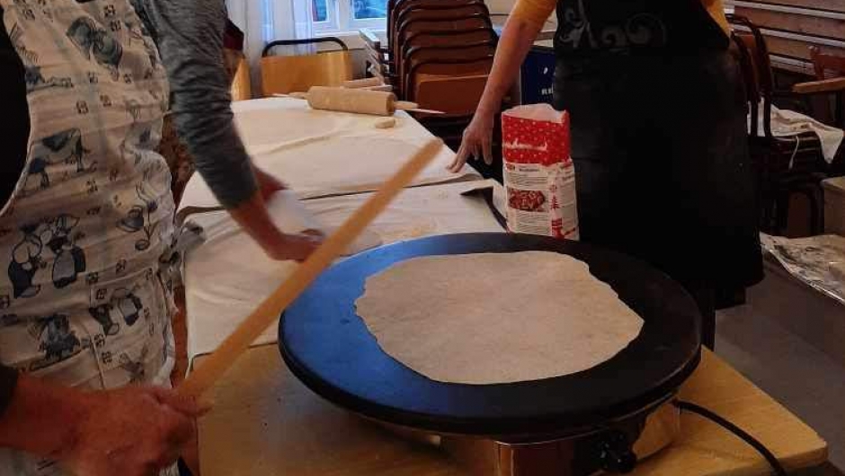 Lefsebaking og steiking ! Lefsebaking og steiking!