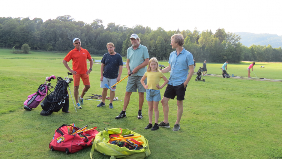 Et knippe trenere: Tom Kristiansen, André Tanbo Kristiansen, Leif Myhre og Joakim Gedenry med datteren Maja Tyse. Et knippe trenere: Tom Kristiansen, André Tanbo Kristiansen, Leif Myhre og Joakim Gedenry med datteren Maja Tyse.d