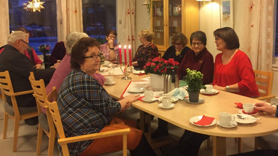 Her ser vi nokre frå Bygdekvinnelaget. Her ser vi nokre frå Bygdekvinnelaget.