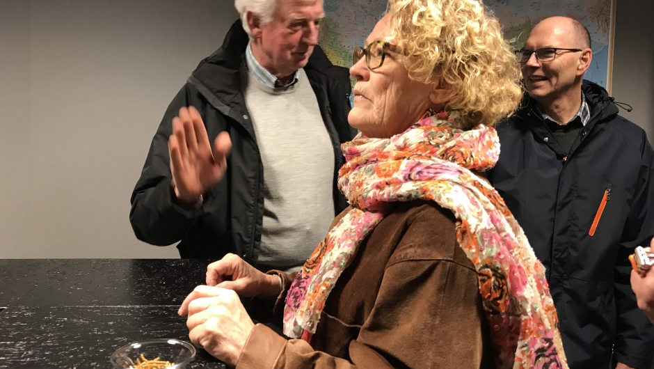 Smaksprøve av larvar som far Vikenes produserer i Stordal. Smaksprøve av larvar som far Vikenes produserer i Stordal.