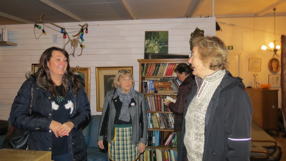 Både Sande, Hof og Vassås var invitert - her Hilde og Anne fra Sande Både Sande, Hof og Vassås var invitert - her Hilde og Anne fra Sande