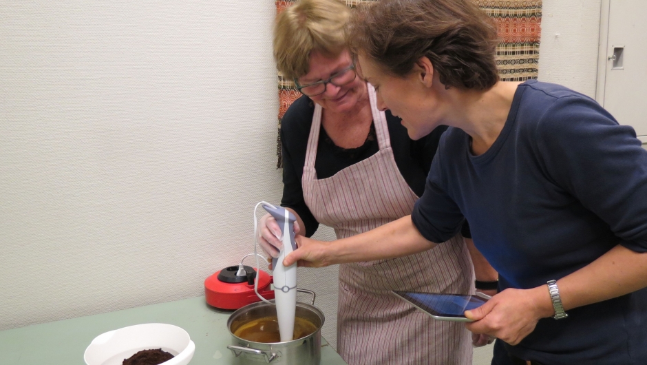 Siri sjekker at alt er etter oppskriften