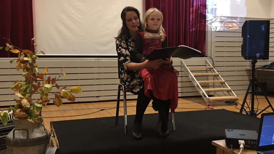 Solveig Bergslid leste tekst av Anne Bergslid Solveig Bergslid leste tekst av Anne Bergslid