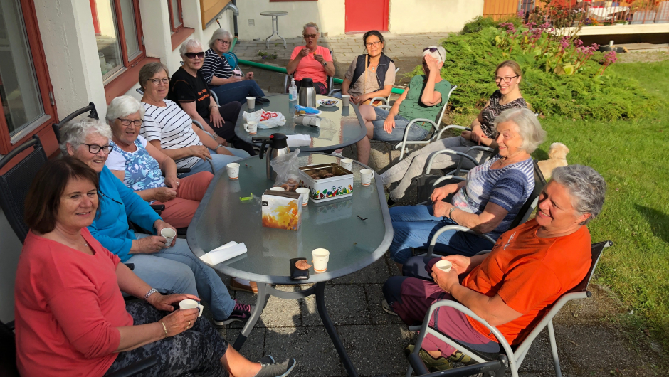 Kjøkkenet stilte med kaffi og kaker! - kjekt med ein prat! Kjøkkenet stilte med kaffi og kaker! - kjekt med ein prat!