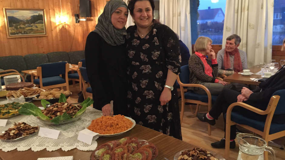 Adala og Khawla, kveldens dyktige kokker