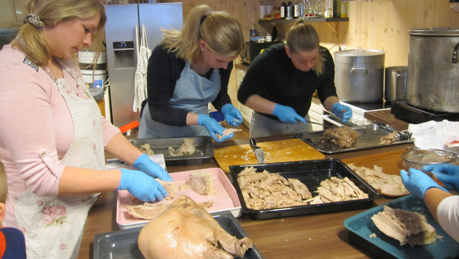 Ivrige damer i sving Ivrige damer i sving