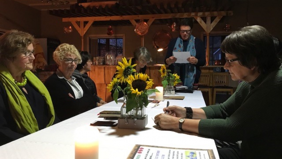 Mette Marie ynskjer velkomen. Mette Marie ynskjer velkomen.