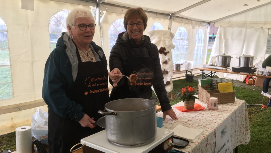 Kari og Kjersti frister med kjøttkake på gaffel Kjøttkake på gaffel