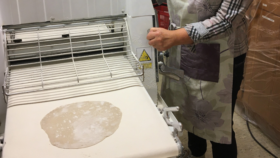 Karin har kontroll på kjevlemaskin