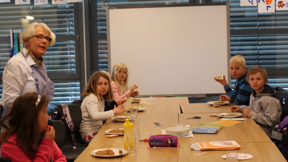 Klassa klar til skolelunsj!