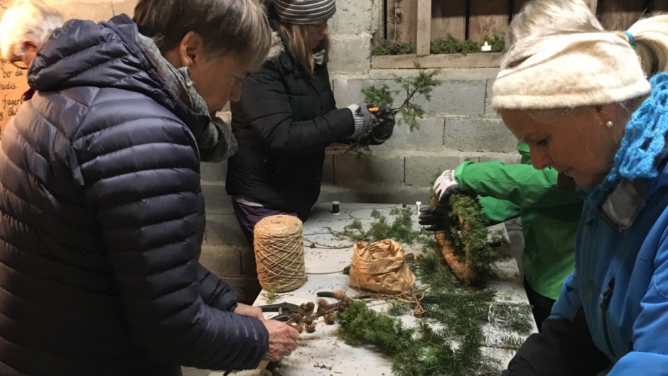 Kransar i ulike materiale vert til