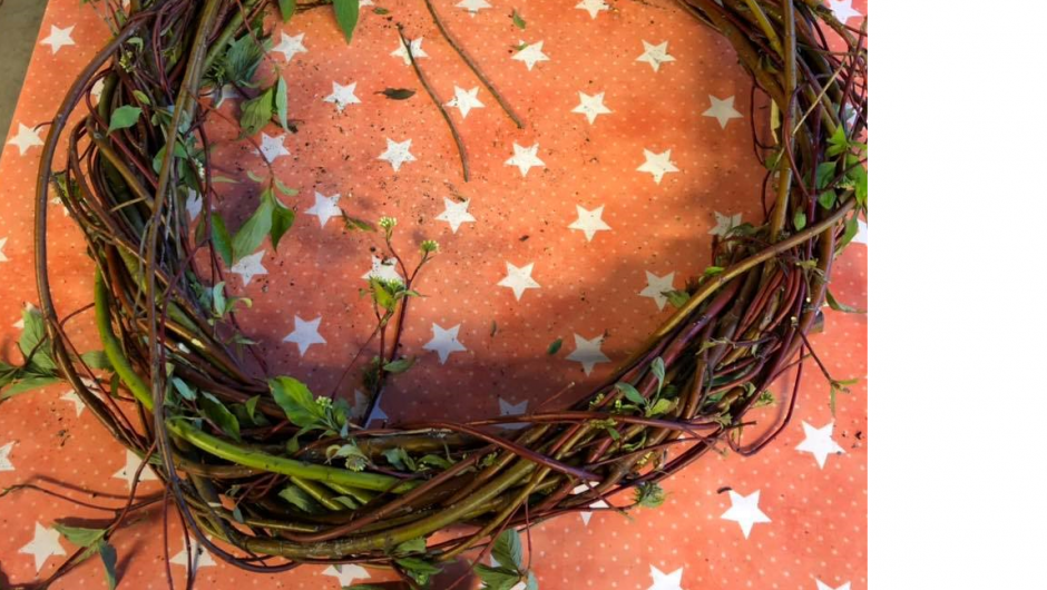 Stødig krans av myke kvister Stødig krans av myke kvister