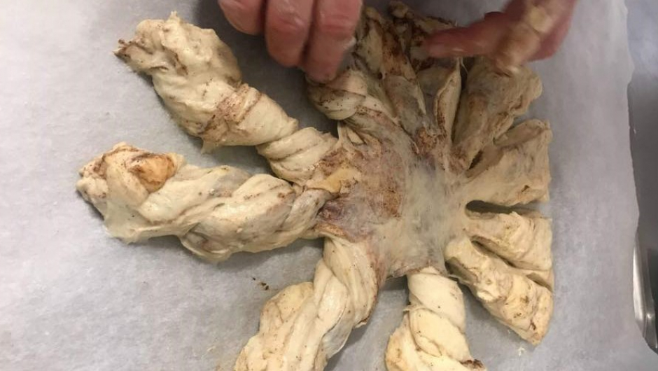 Gjærdeig kan formes Gjærdeig kan formes