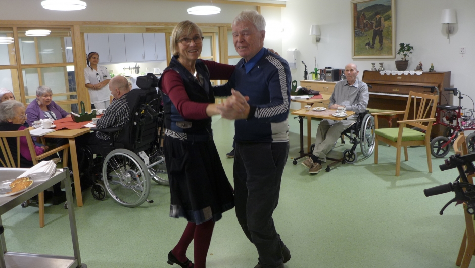 Jammen vart det dans også! Jammen vart det dans også!