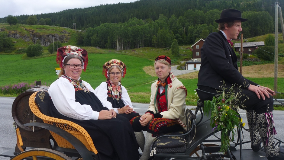 Glimt frå Holsdagsferda.