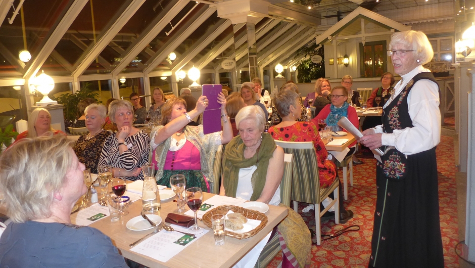 Historikk frå laget si 80 års historie /v Sigrid Hals