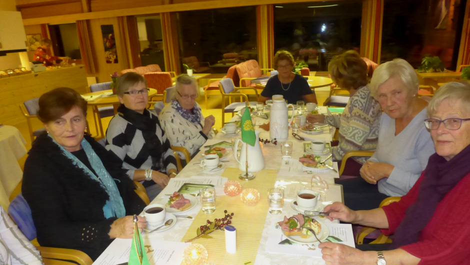 Eit godt møte med prat og mat