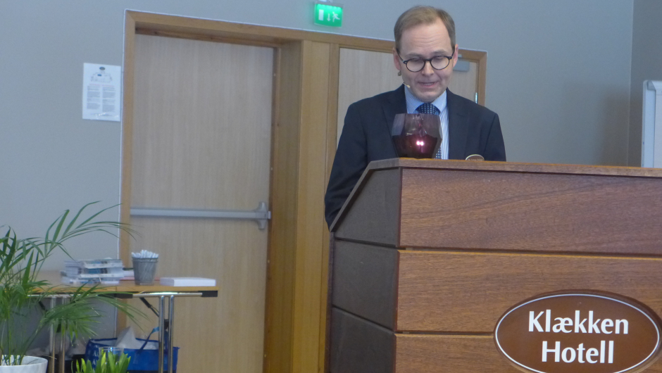 Ole Gunnar på Klækken hotell ønsker velkommen og fortel om hotellet si historie.