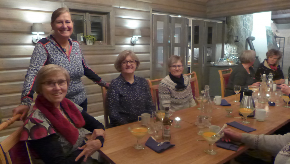 Vertinne, Anne Holtskog på Storestølen, ny leiar i laget Inger Margrethe, Liv Berit, Svanhild