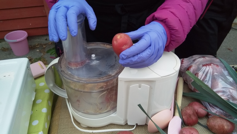 Ane lager røstipoteter Ane lager røstipoteter