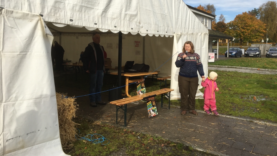 Leder i Spydeberg Bondelag Katharina Kirkerød åpnet festivalen Leder i Spydeberg Bondelag