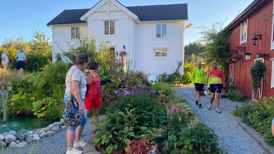 Sykkeltur og hagevandring hos Liv Hugnes